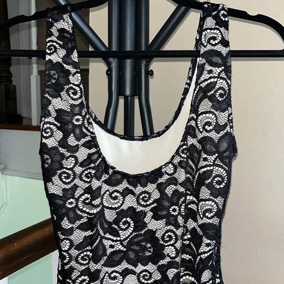 Elegant Dress - Picture 7 of 11